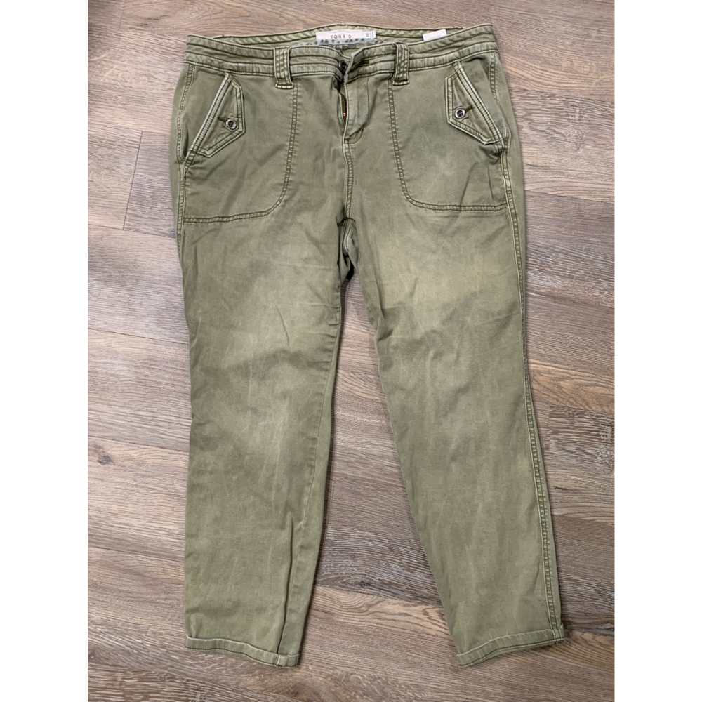 Torrid Capris - 16